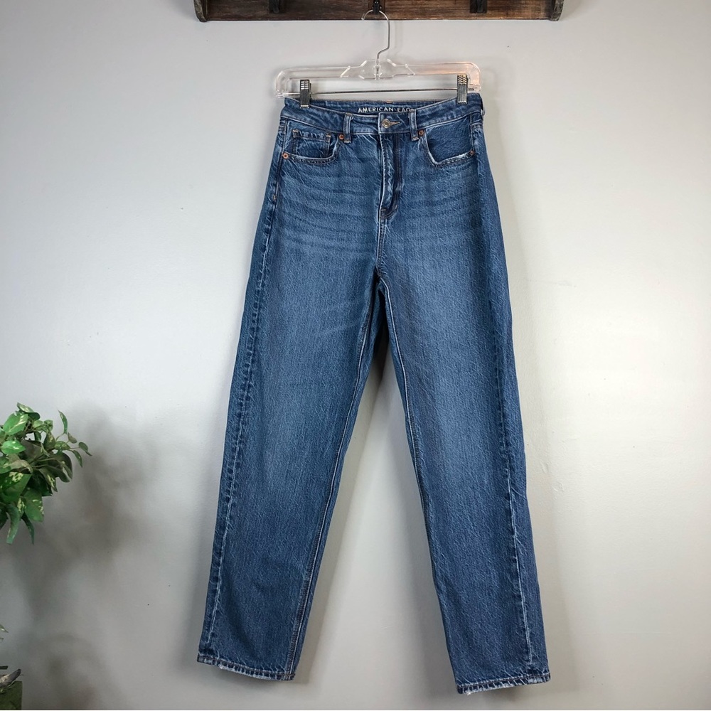 American Eagle | Mom Straight Jean | Size 4